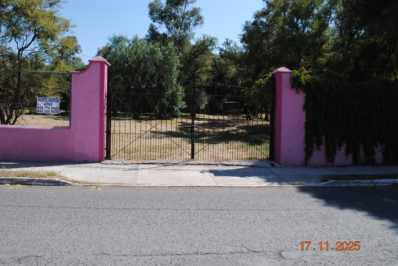 Portón de entrada de Quinta Andrea